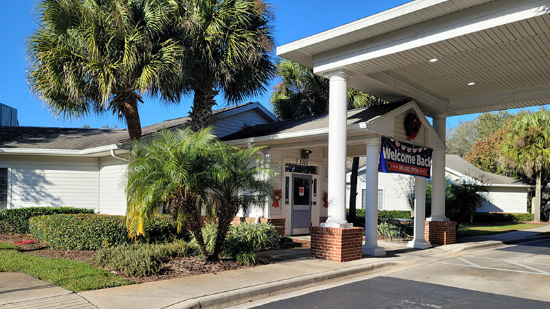 Exterior shot of the main entrance to Superior Residence of Cala Hills